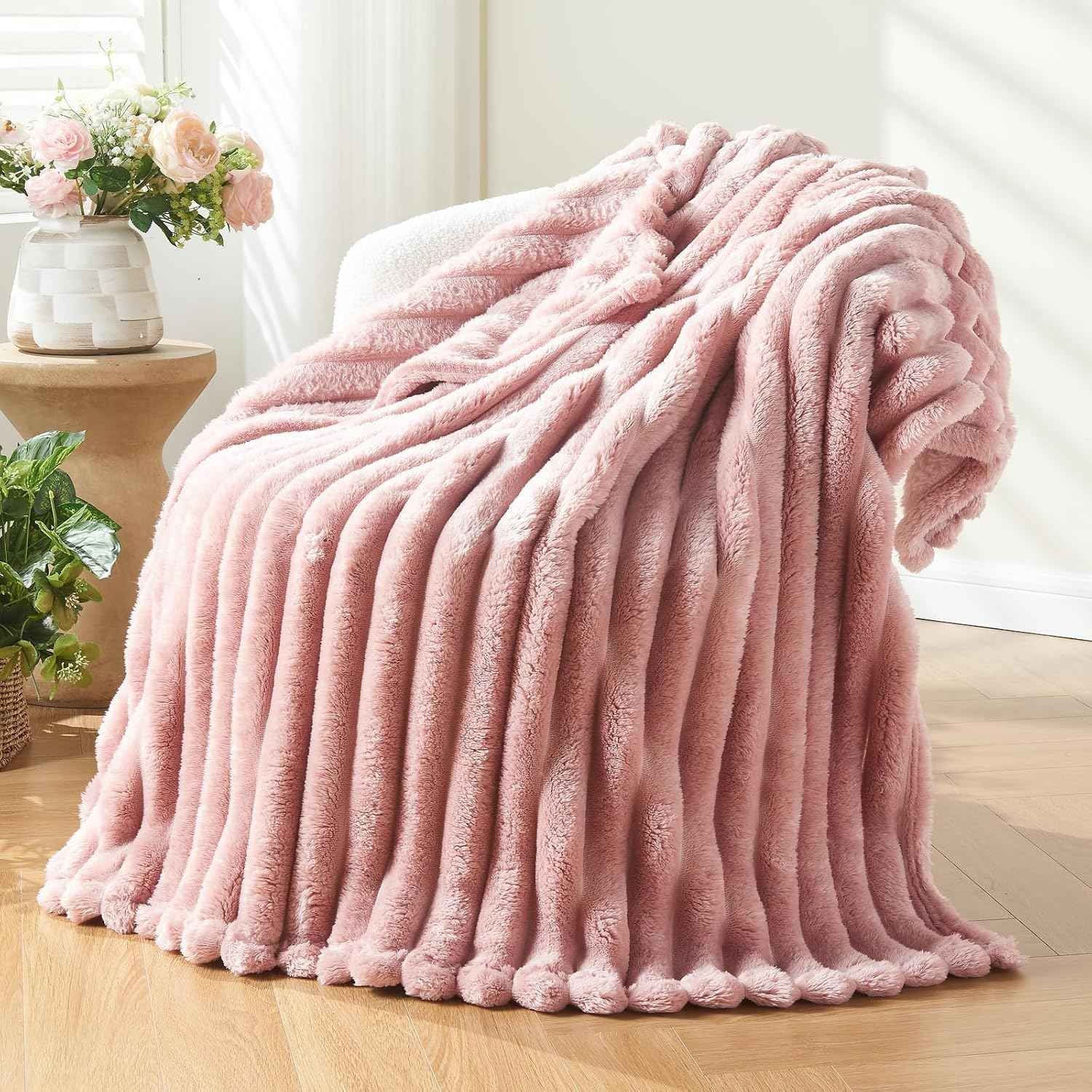 NEWCOSPLAY Ribbed Cozy Knit Throw Blanket